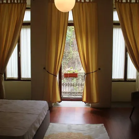 فندق Book House 3*